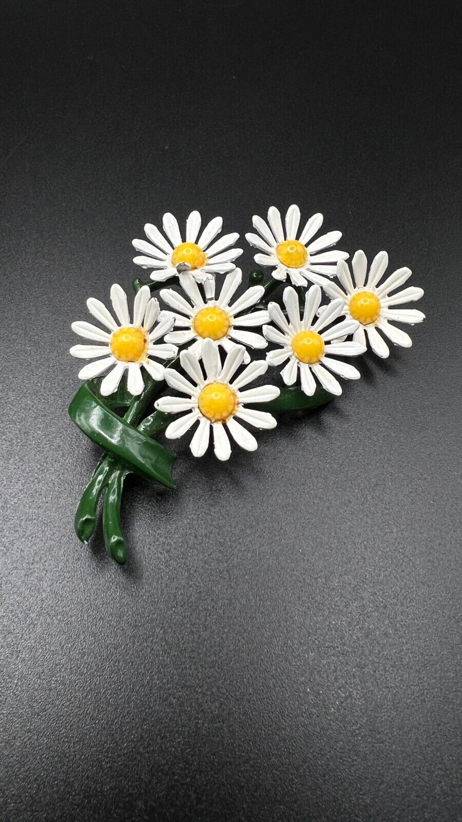 Vintage 60's White & Yellow Daisies with Green Stems Metal/Thermoset Brooch Pin