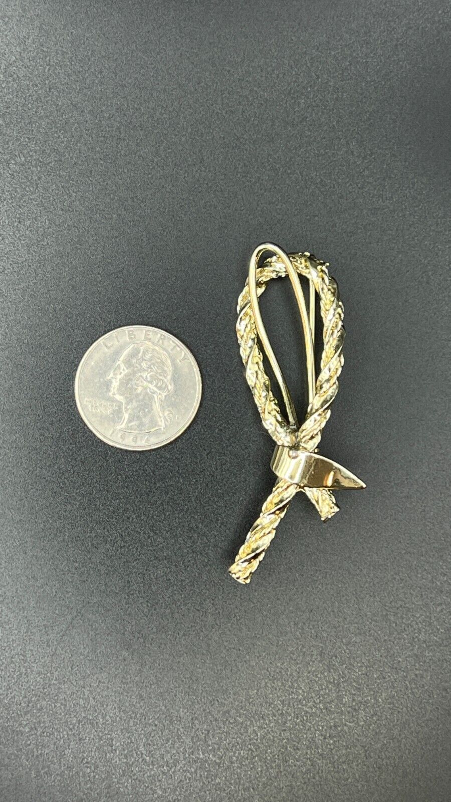 Vintage Gold-Toned Tied Rope Ribbon Elegant Brooch Pin