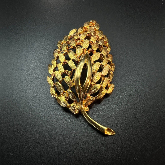 Vintage Beautiful Signed Roget TM Brushed Gold-Toned Leaf Brooch Pin