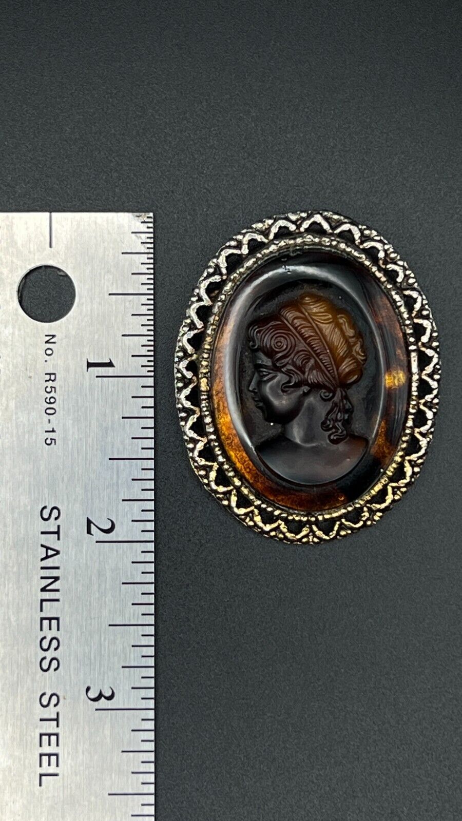 Vintage Novelty Victorian Tiger's Eye Glass Cameo w Brass-Tone Frame Brooch Pin