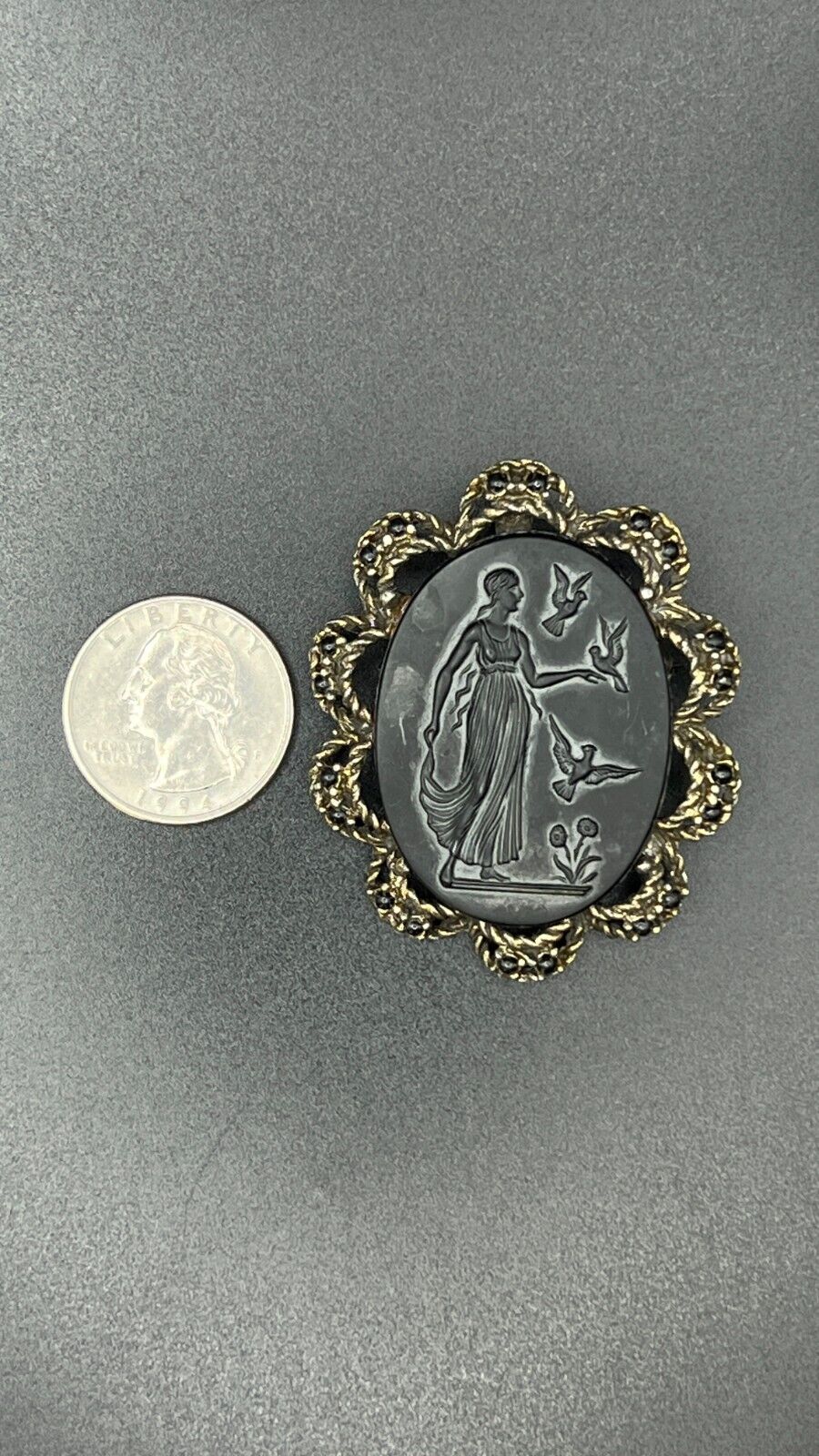 Vintage Novelty Black Cameo Standing Lady With Birds Gold Framed Brooch Pin