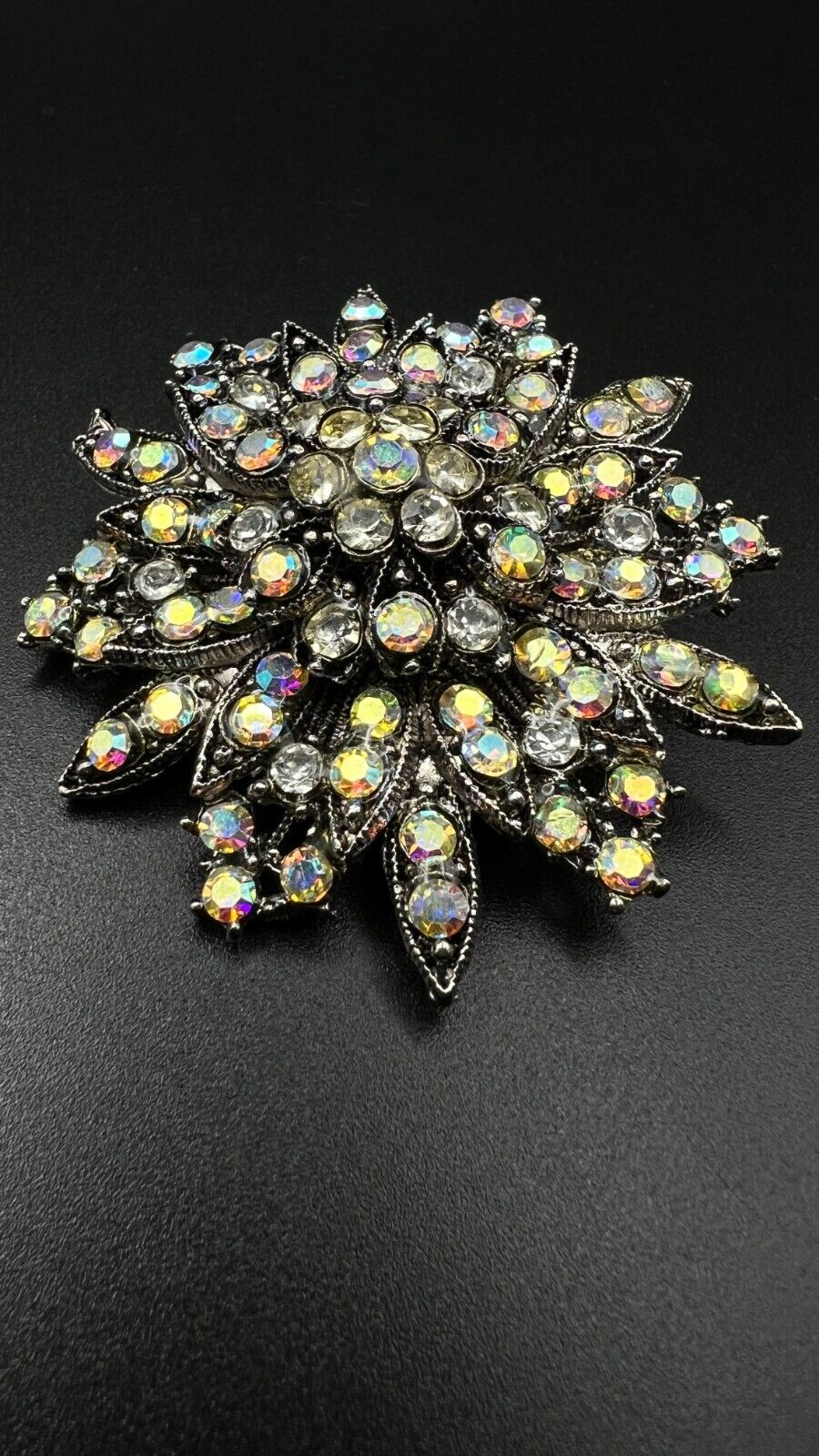 Vintage Star 3D Silver-Toned Aurora Borealis Rhinestones Brooch Pin