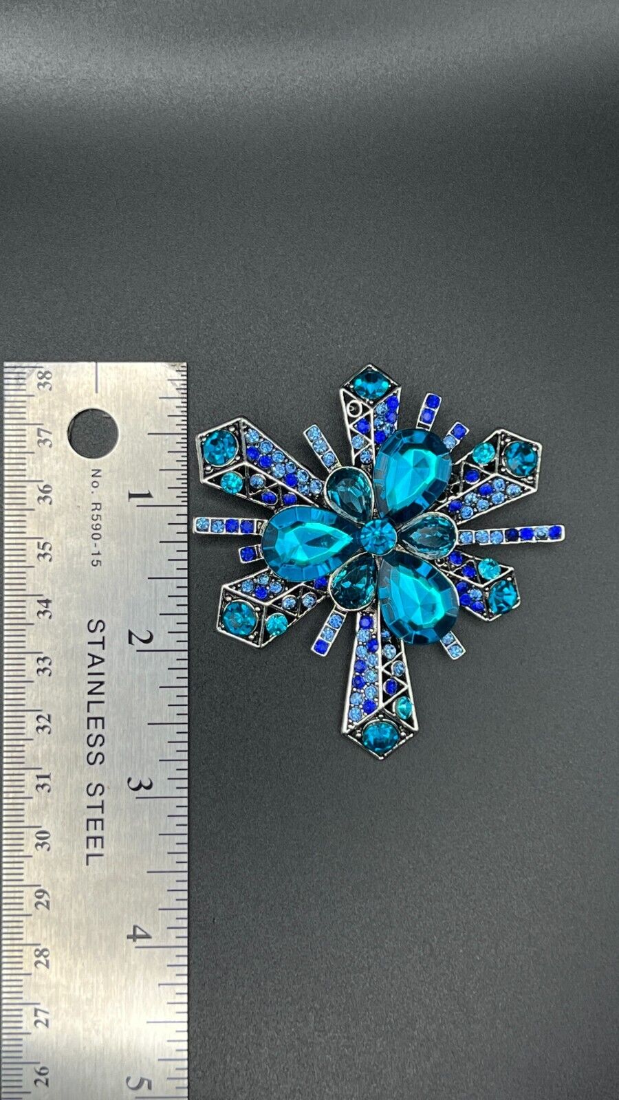 Vintage Silver-Toned Star Burst with Many Shades of Blue Crystals Brooch Pin