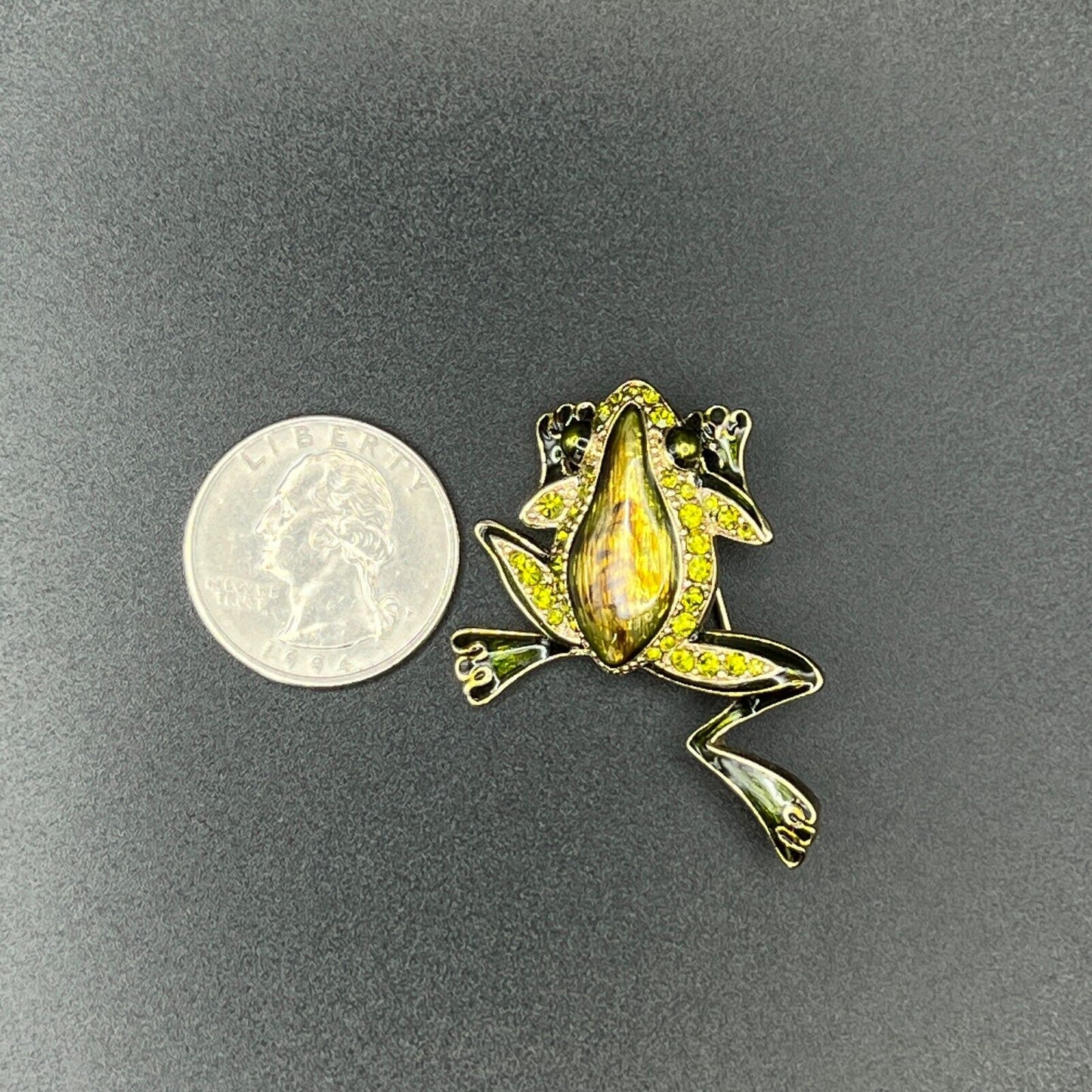 Vintage Novelty Signed Liz Claiborne Leaping Frog Gold/Green-Toned Brooch Pin