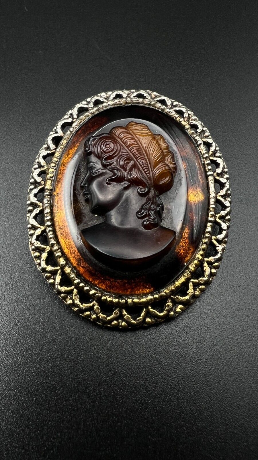 Vintage Novelty Victorian Tiger's Eye Glass Cameo w Brass-Tone Frame Brooch Pin