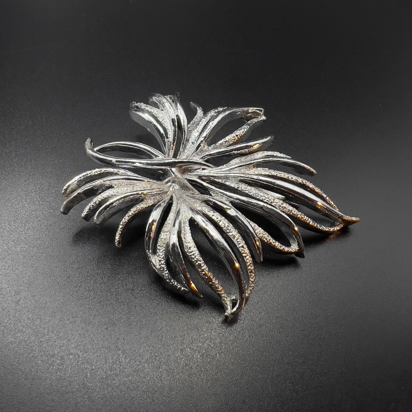 Vintage Silver-Toned Brushed & Smooth Twigs & Sprigs Spray Stem Brooch Pin