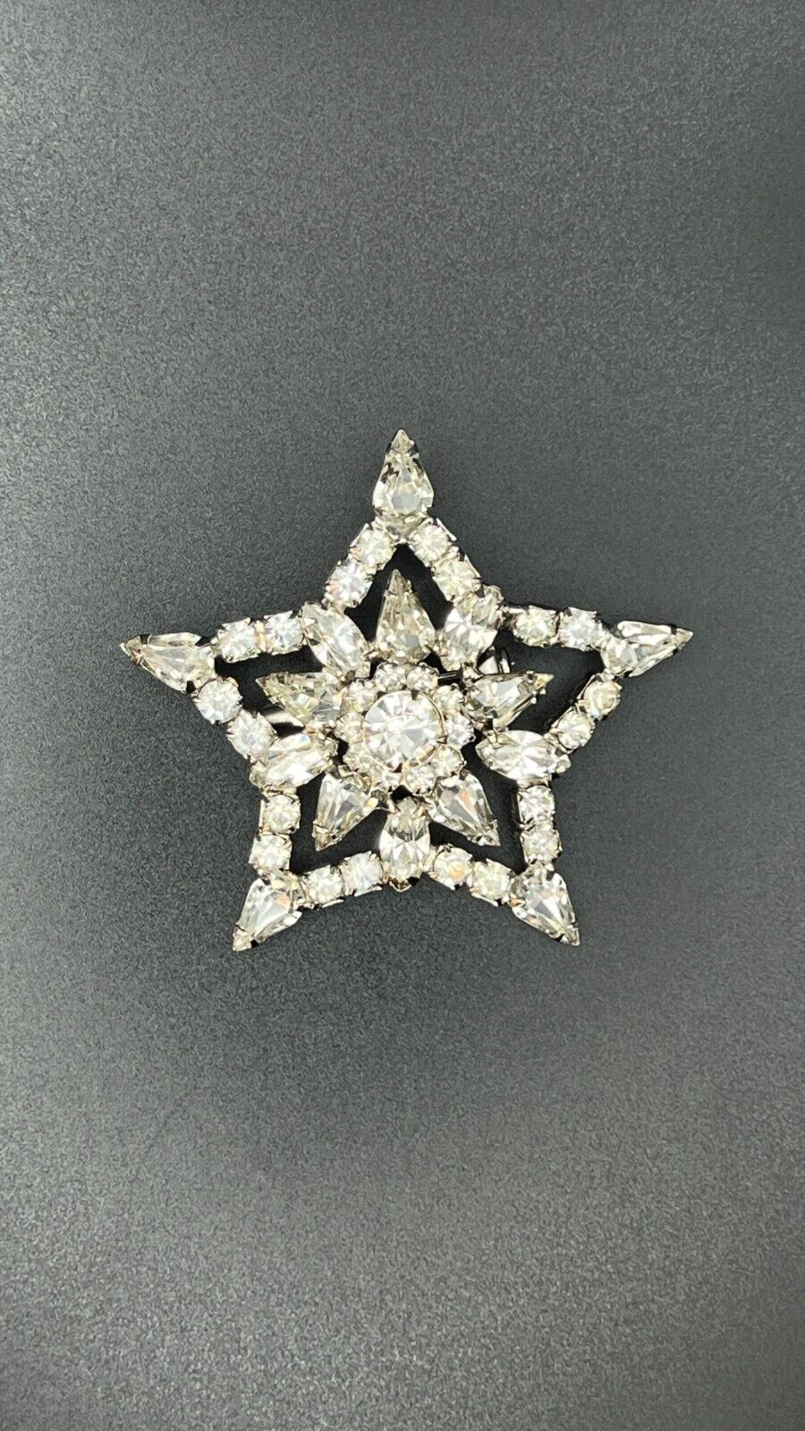 Vintage Silver-Toned Star with Clear Glass Rhinestones Brooch Pin