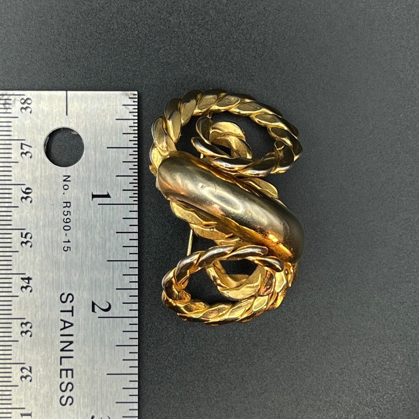 Vintage Gold-Toned Unique Glossy Twisted Rope Brooch Pin