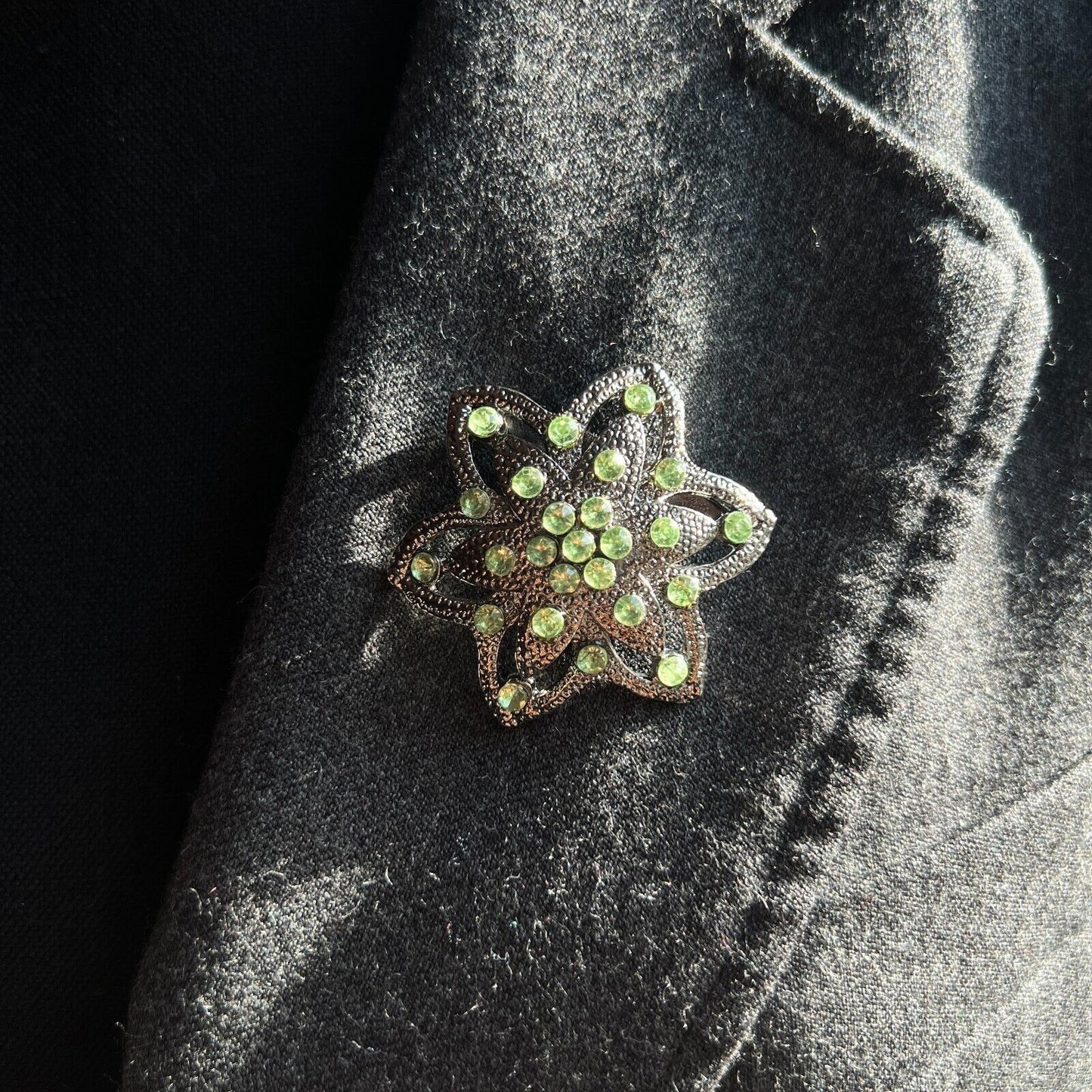 Vintage Beautiful Silver-Toned Star with Light Green Rhinestones Brooch Pin