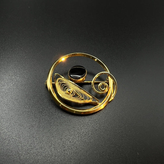 Vintage Signed Winard 12K Gold Filled Filigree with Black Onyx Stone Brooch Pin