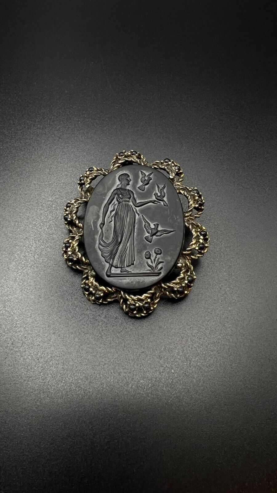 Vintage Novelty Black Cameo Standing Lady With Birds Gold Framed Brooch Pin