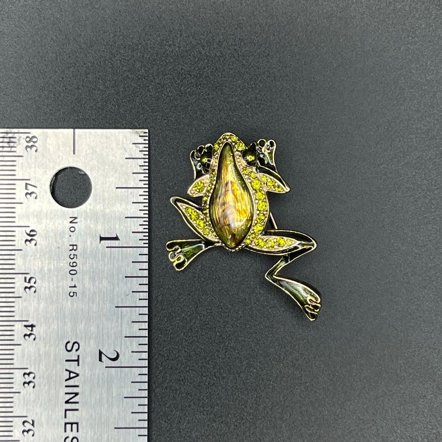 Vintage Novelty Signed Liz Claiborne Leaping Frog Gold/Green-Toned Brooch Pin