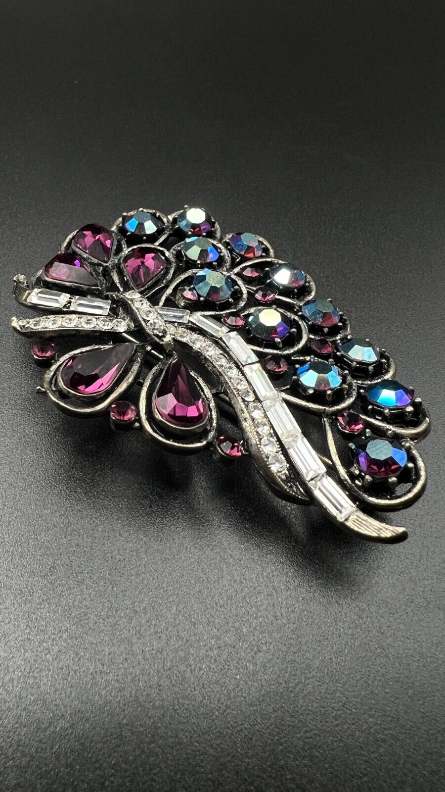 Vintage Signed Albert Weiss Purple Rhinestones Leaf Shape Design Brooch Pin