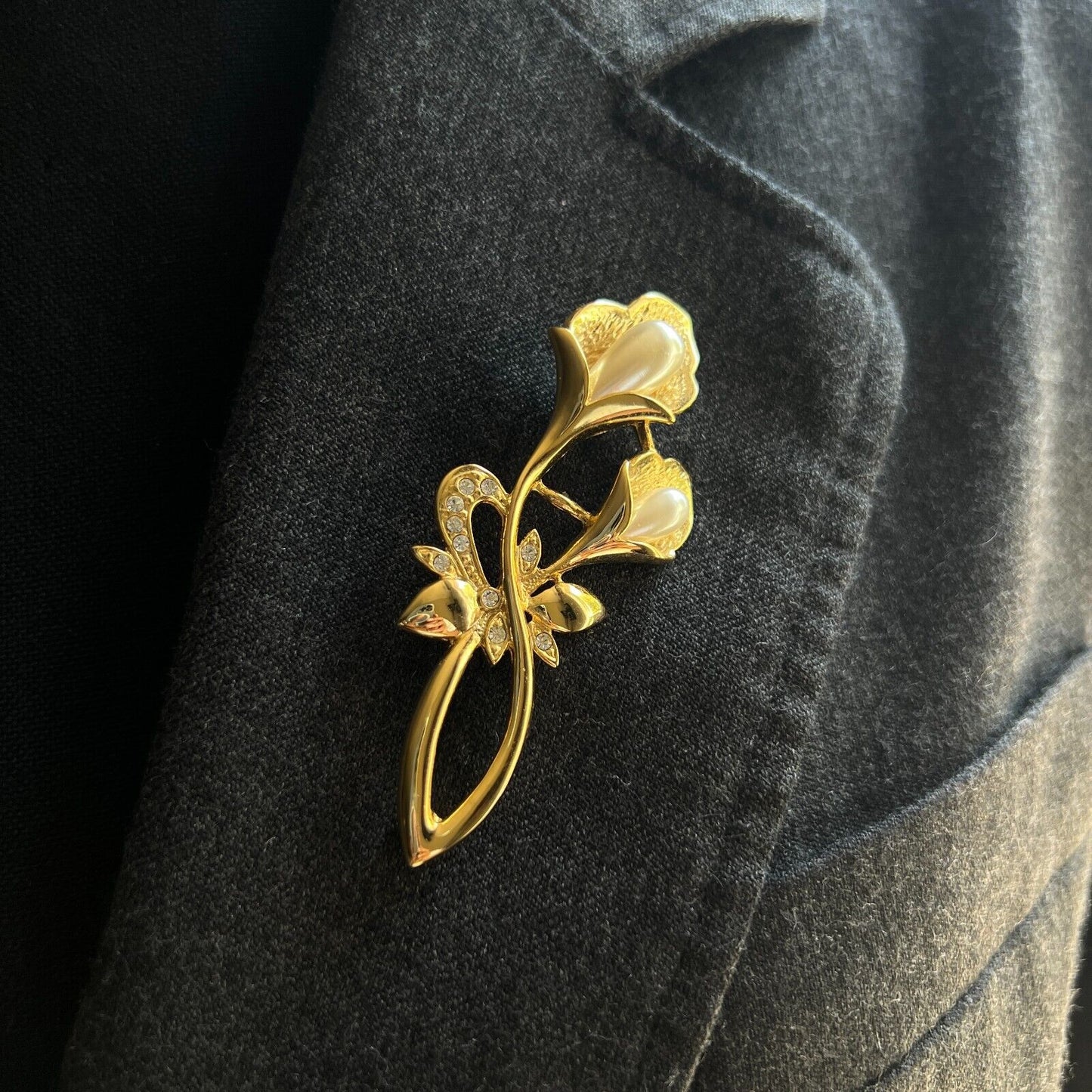 Vintage Gold-Toned Flowers with Faux Pearl & Clear Rhinestones Brooch Pin