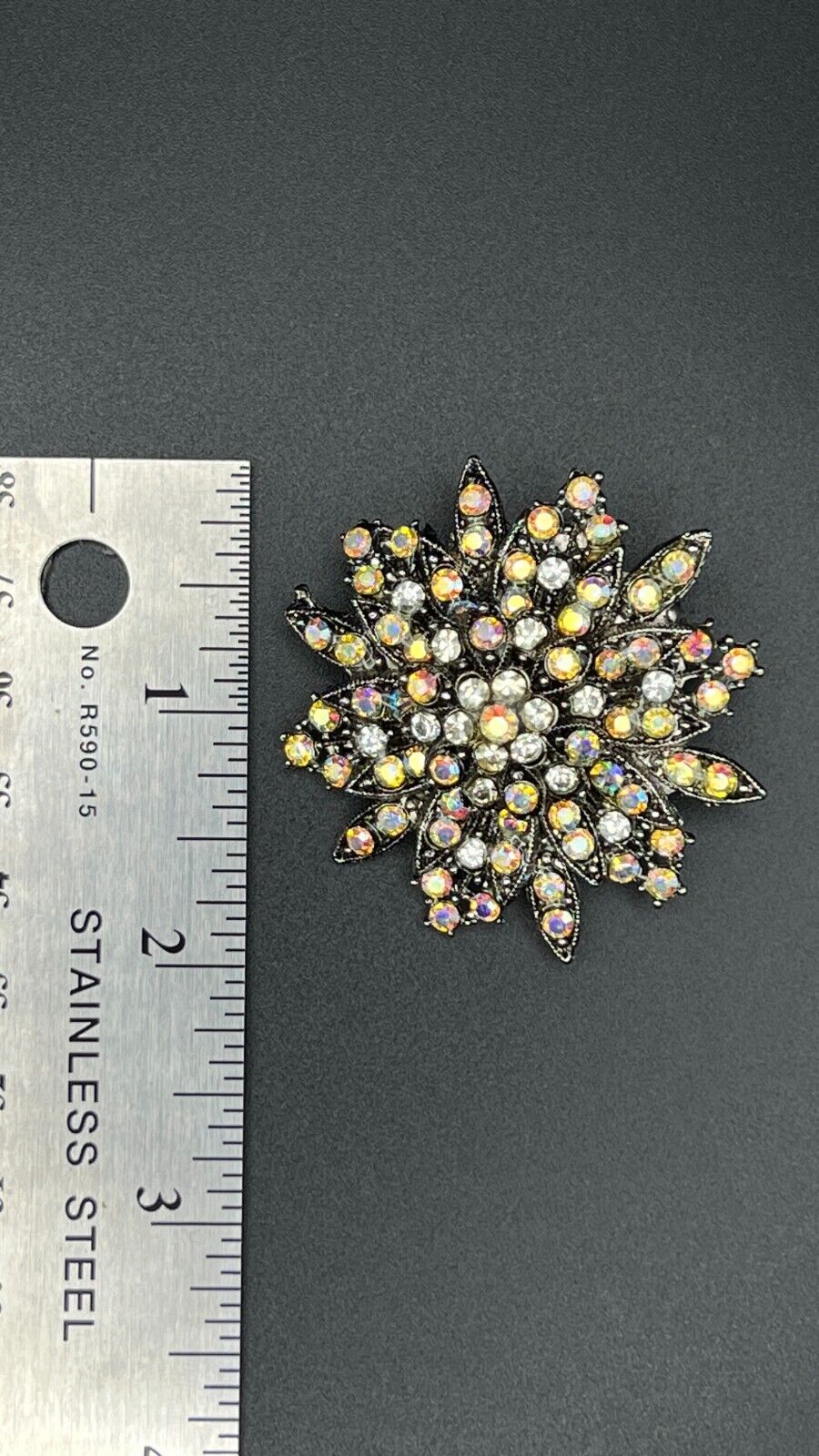 Vintage Star 3D Silver-Toned Aurora Borealis Rhinestones Brooch Pin