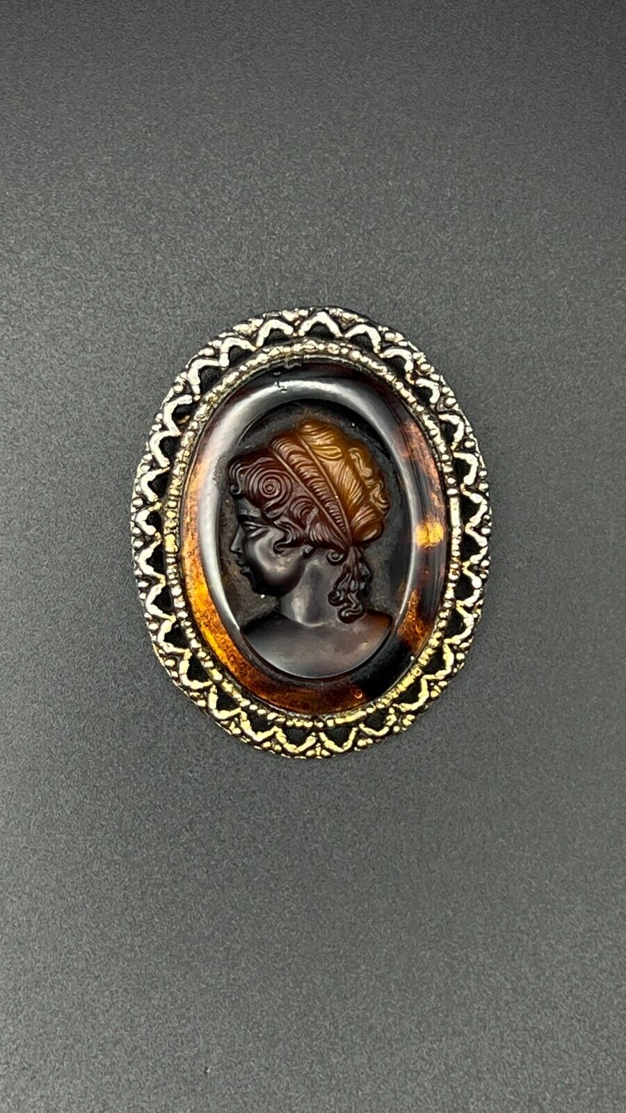 Vintage Novelty Victorian Tiger's Eye Glass Cameo w Brass-Tone Frame Brooch Pin