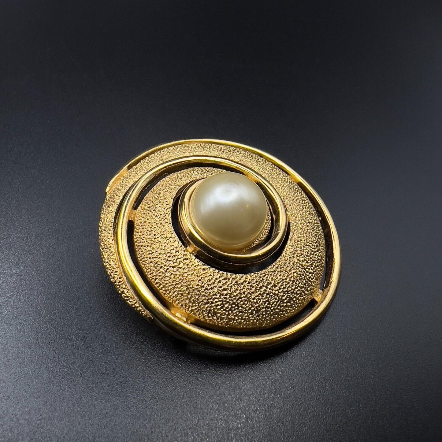 Vintage Crown Trifari Textured Gold-Tone Spiral Brooch w Faux Pearl Center Pin