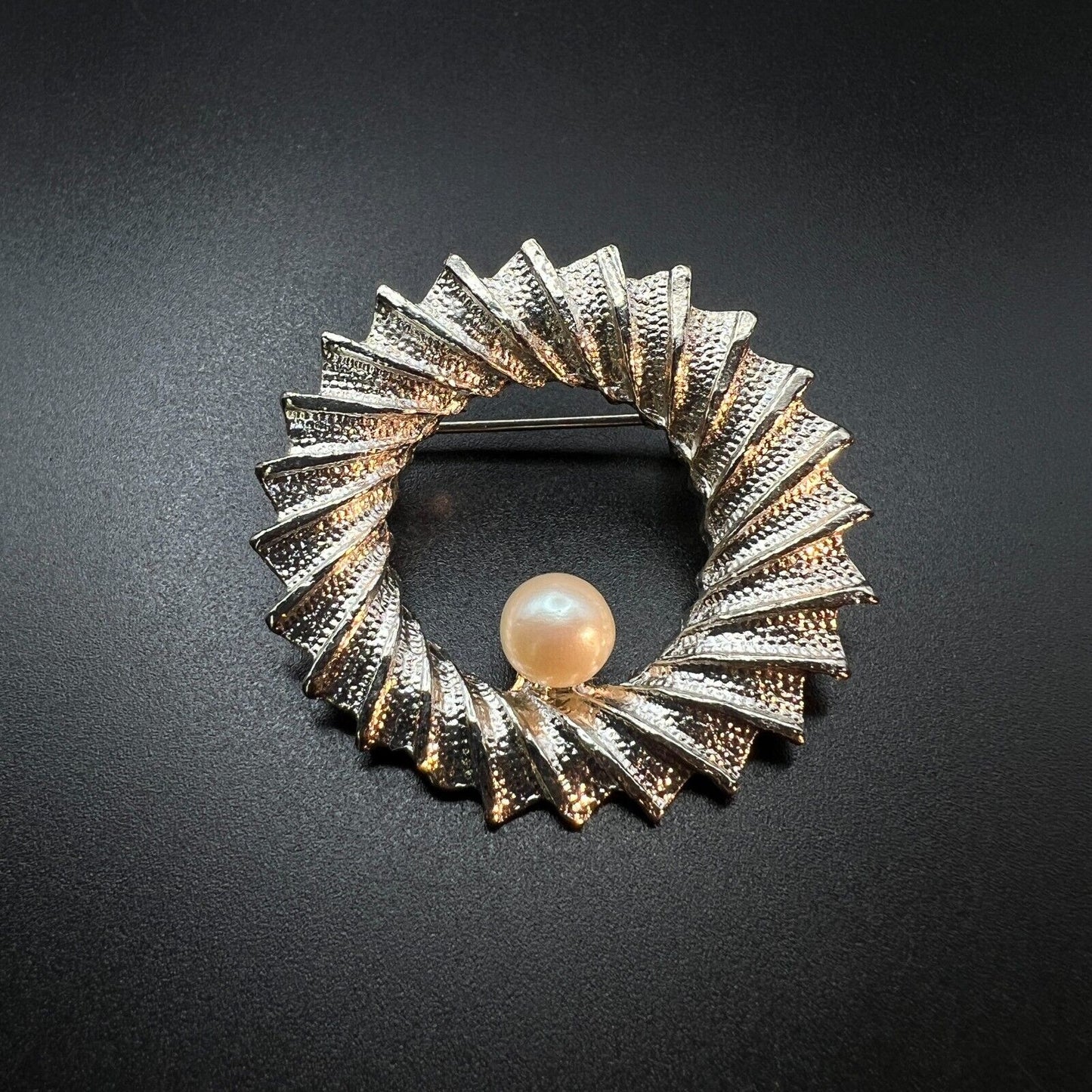 Vintage Signed DuBarry FA Silver-Toned Ridged Circle A Faux Pearl Brooch Pin