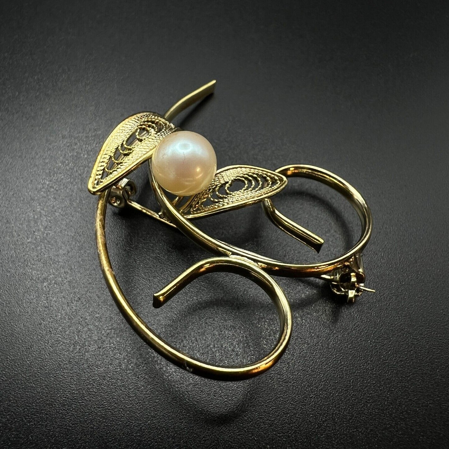 Vintage Delicate Gold-Toned Filigree With Faux Pearl Brooch Pin