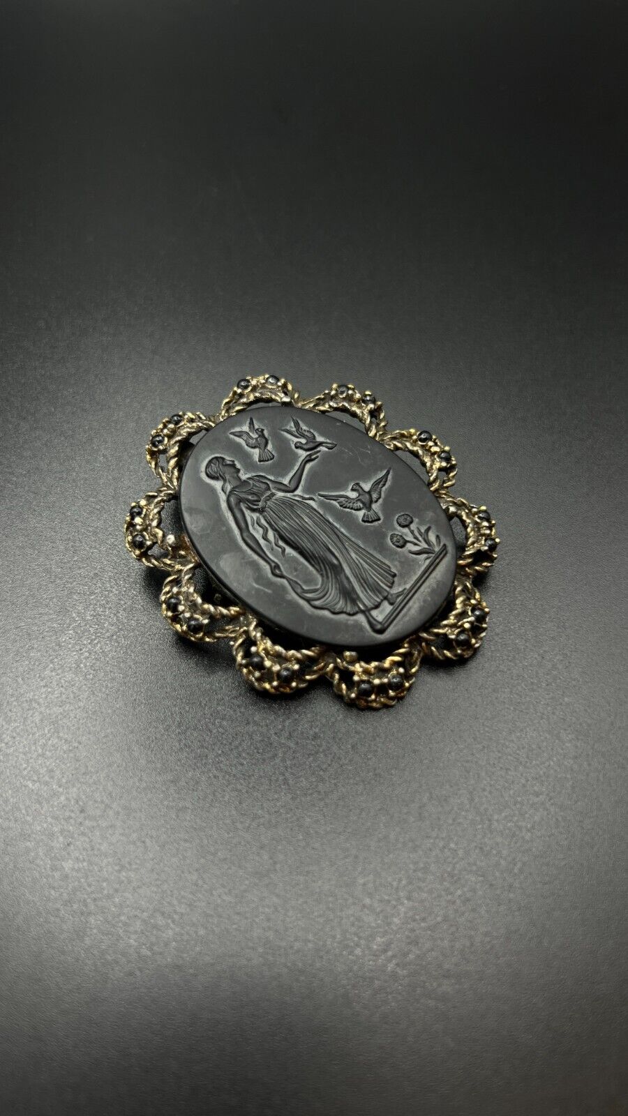 Vintage Novelty Black Cameo Standing Lady With Birds Gold Framed Brooch Pin