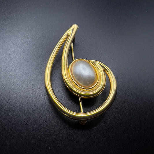 Vintage Tear Drop Brooch Openwork Gold-Toned & Faux Pearl Pin