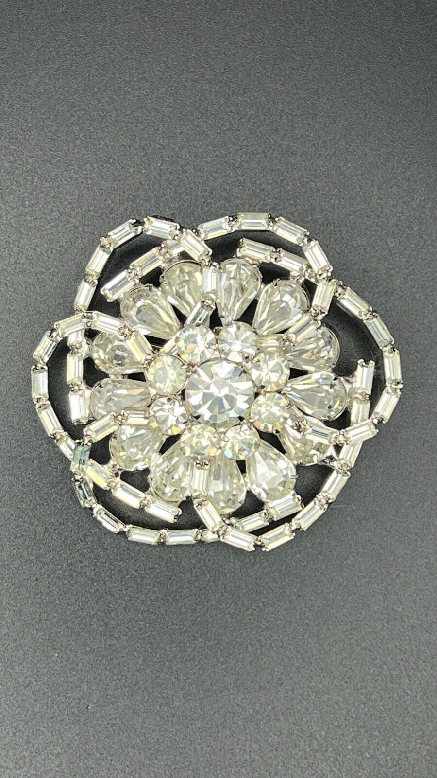 Vintage Large 3D Clear Rhinestones Silver-Toned Circular Brooch Pin