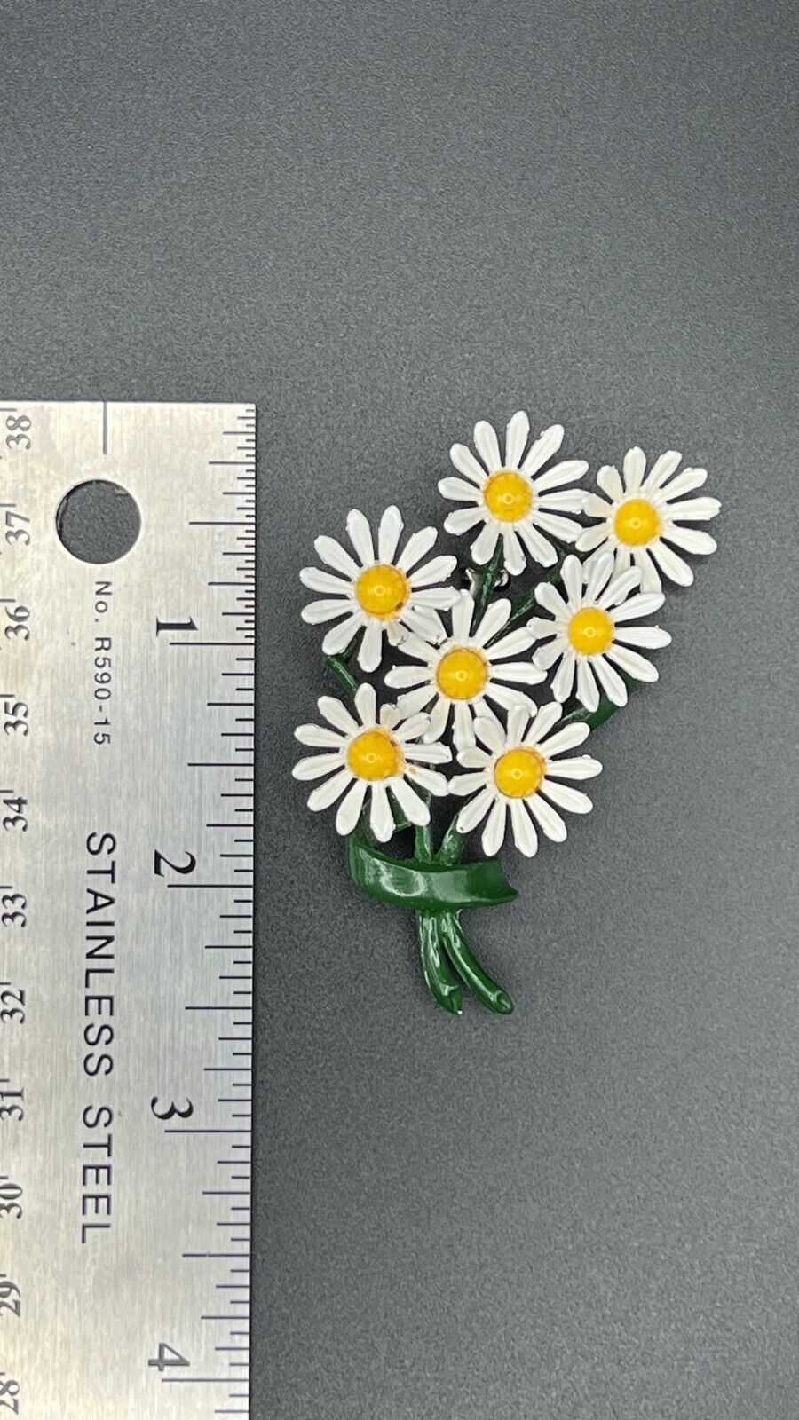 Vintage 60's White & Yellow Daisies with Green Stems Metal/Thermoset Brooch Pin