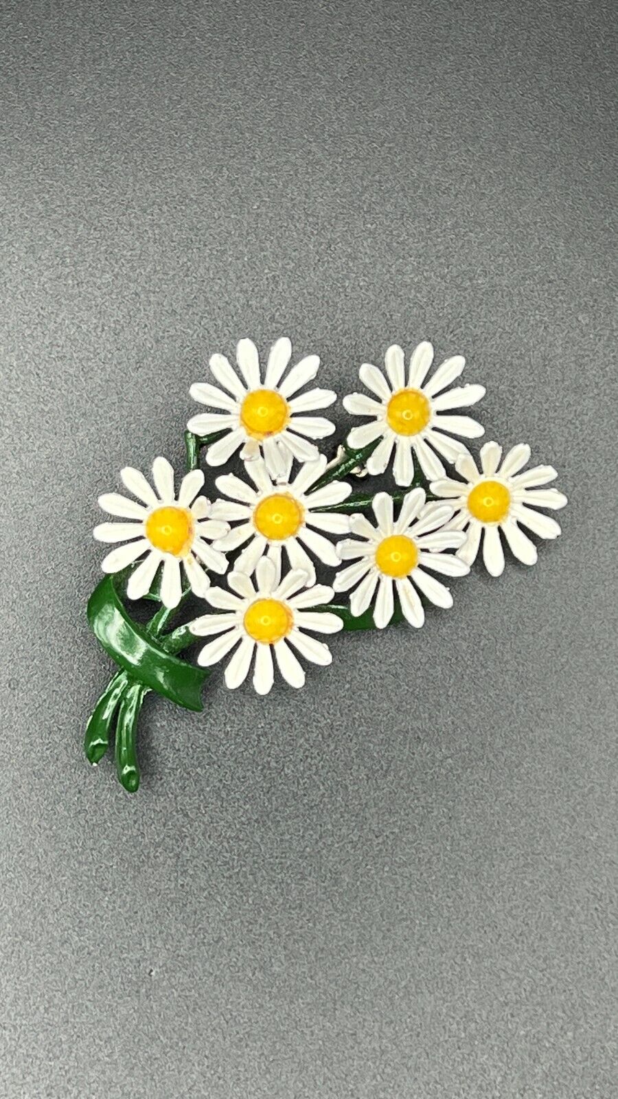 Vintage 60's White & Yellow Daisies with Green Stems Metal/Thermoset Brooch Pin