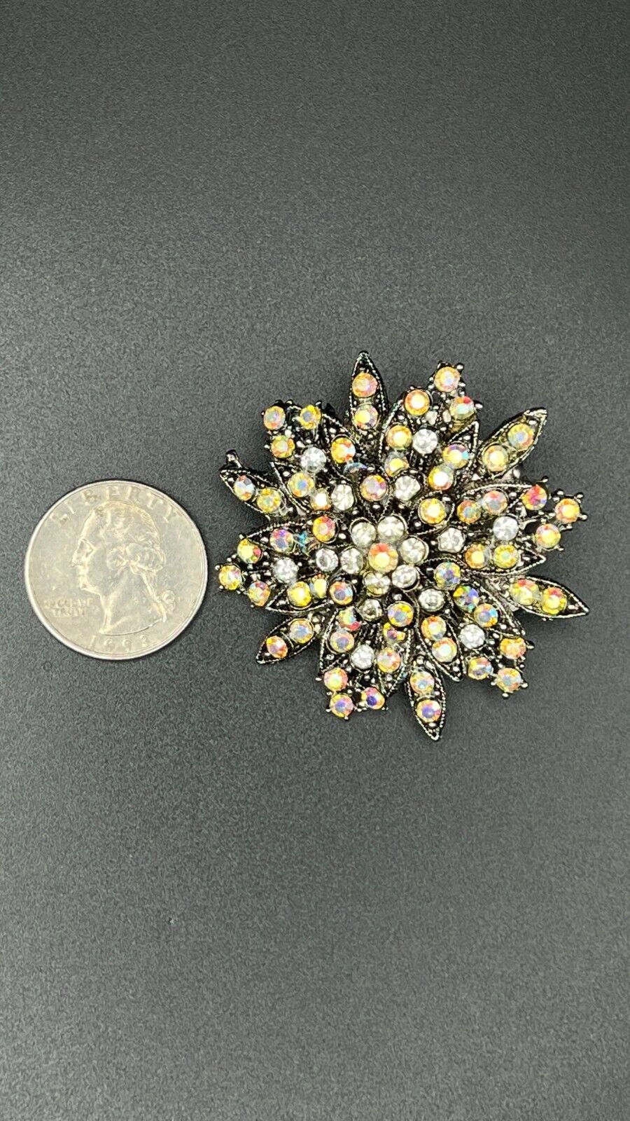 Vintage Star 3D Silver-Toned Aurora Borealis Rhinestones Brooch Pin