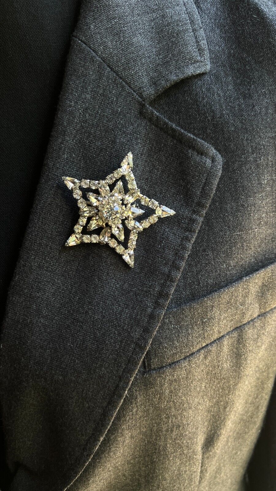 Vintage Silver-Toned Star with Clear Glass Rhinestones Brooch Pin