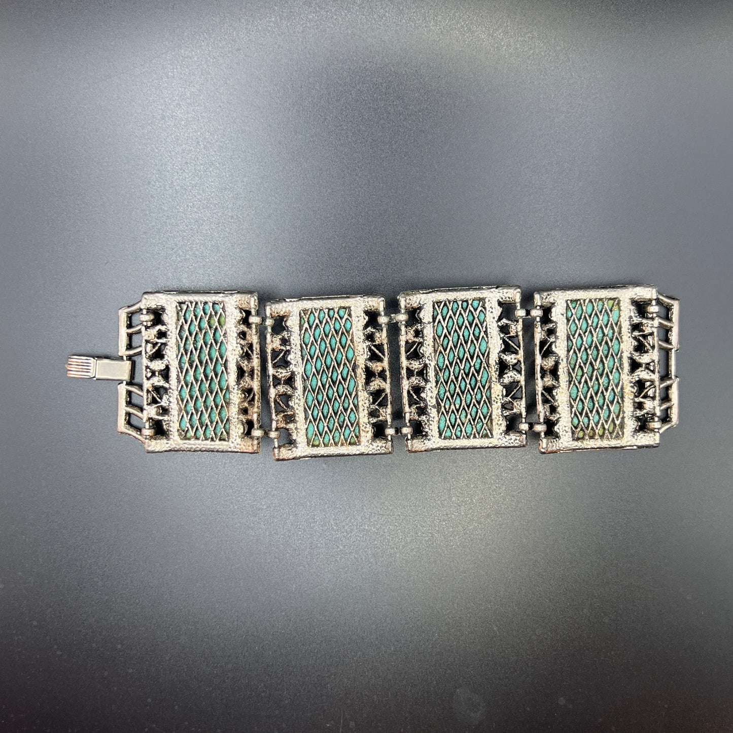 Vintage Confetti Faux Pearl Green & Gold Silver-Toned Rope Design Wide Bracelet