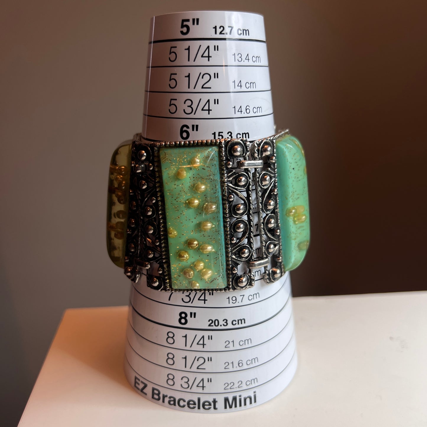 Vintage Confetti Faux Pearl Green & Gold Silver-Toned Rope Design Wide Bracelet