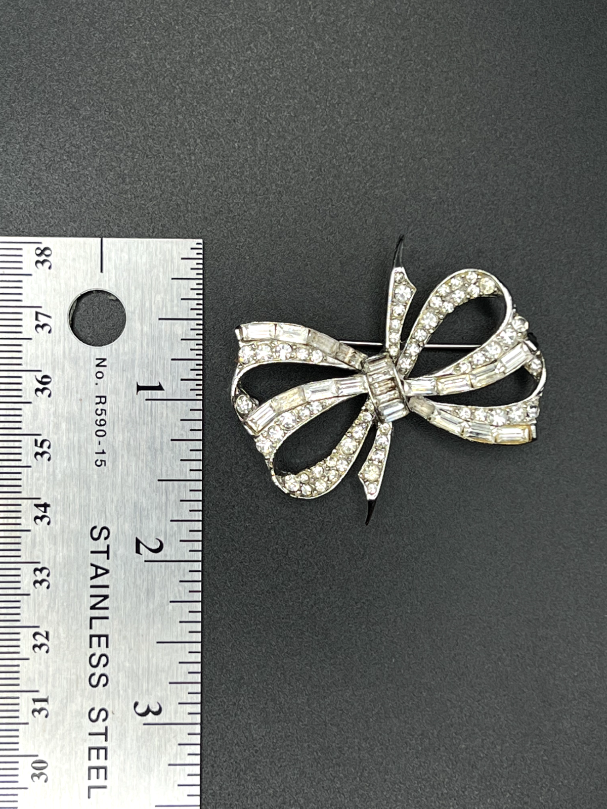 Vintage Sparkly Bow-Shaped With Rectangle And Round Crystal Brooch Pin