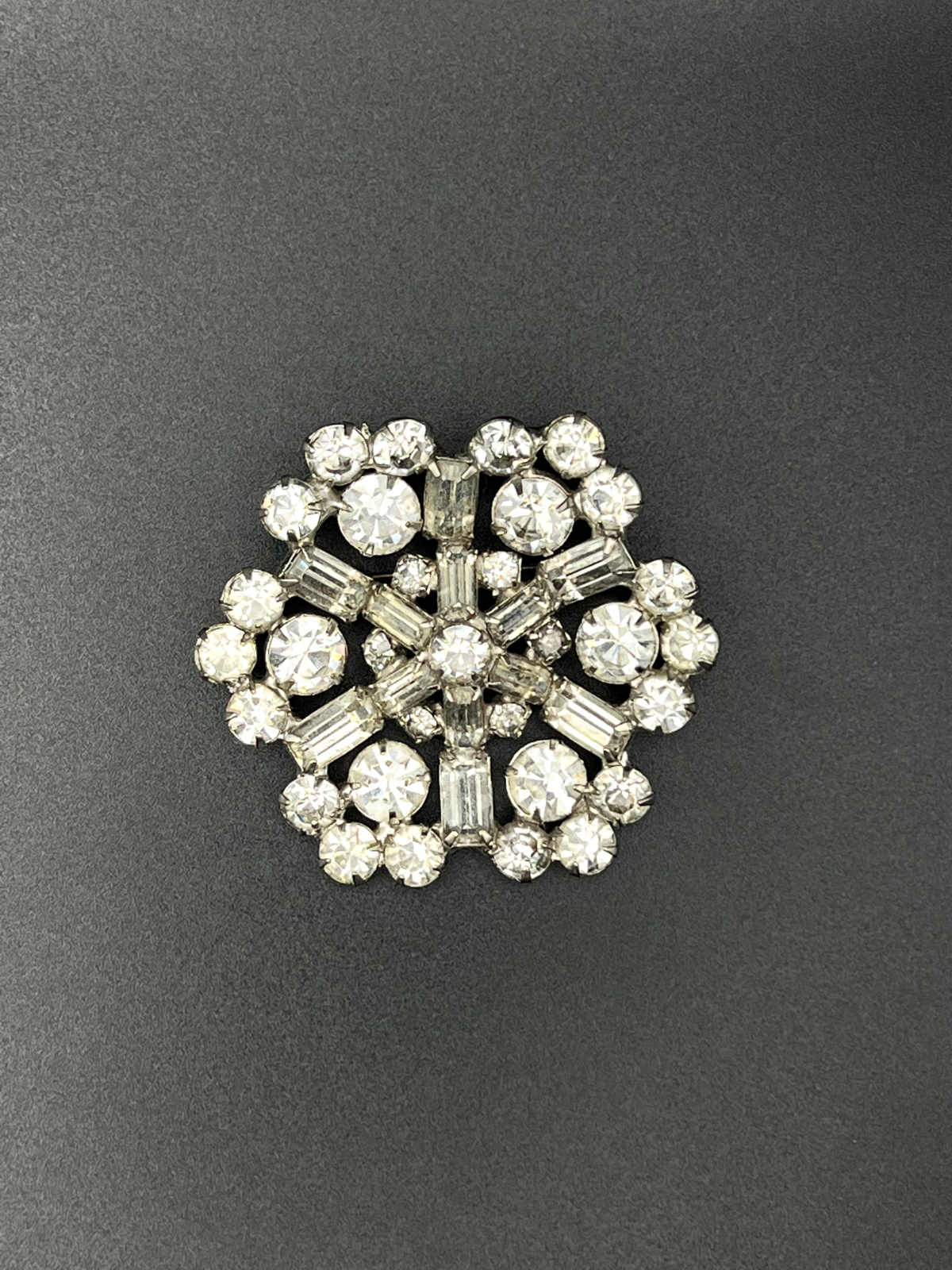 Vintage Large Clear Rhinestones Silver-Toned Brooch Pin