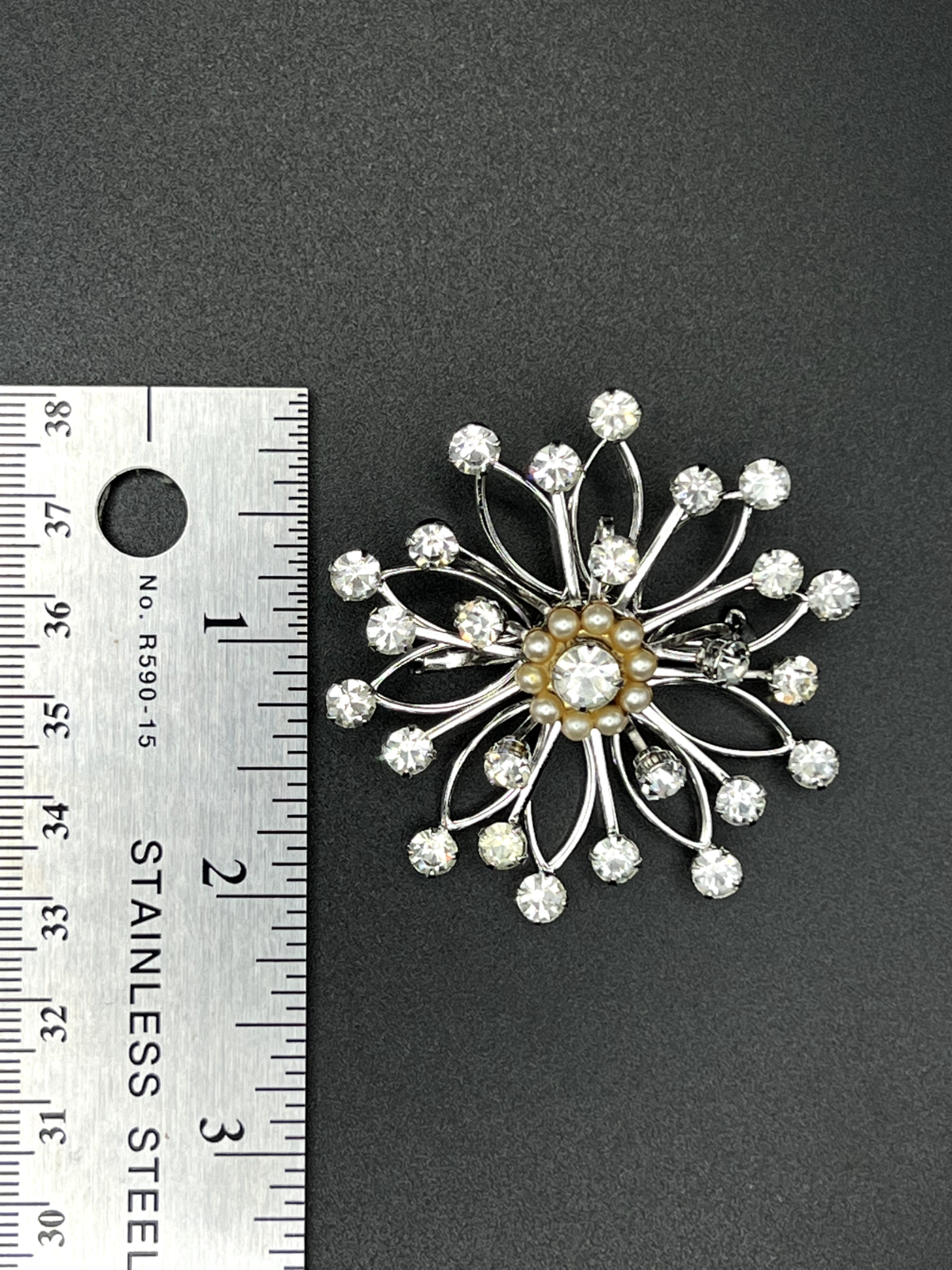 Vintage Sparkling Silver-Toned Flower w Clear Rhinestones & Faux Pearls Brooch